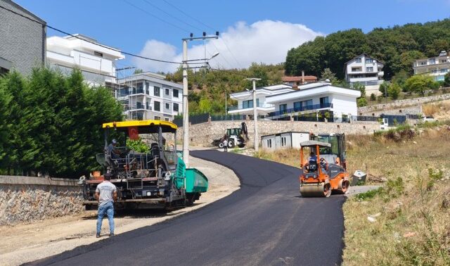 Serdivan’da Ulaşım Kalitesi Asfalt Çalışmalarıyla Artıyor