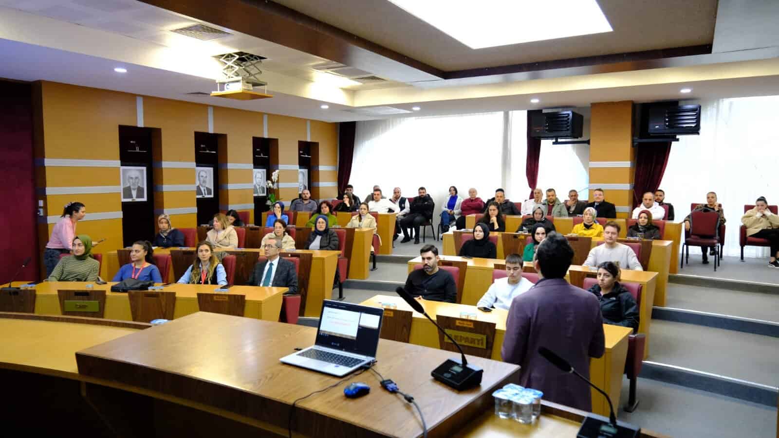 Basın Merkezi toplantı odasında medya ve basın mensuplarının katılımıyla gerçekleşen resmi etkinlikler, konferanslar ve basın açıklamaları.