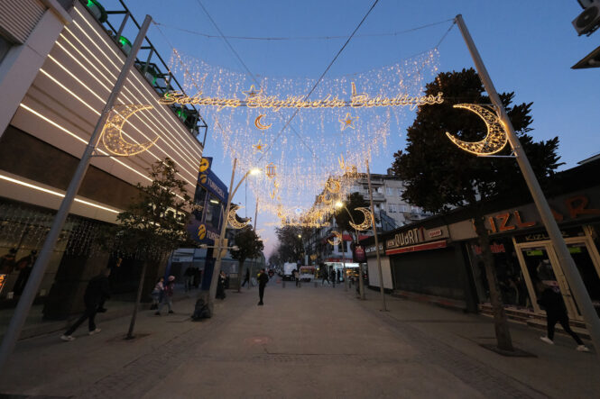 Çark Caddesi’nde ışıl ışıl Ramazan
