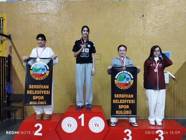 Serdivan Belediyesi Spor Kulübü Karate Seçmelerinde 25 Madalya ile Takdir Topladı