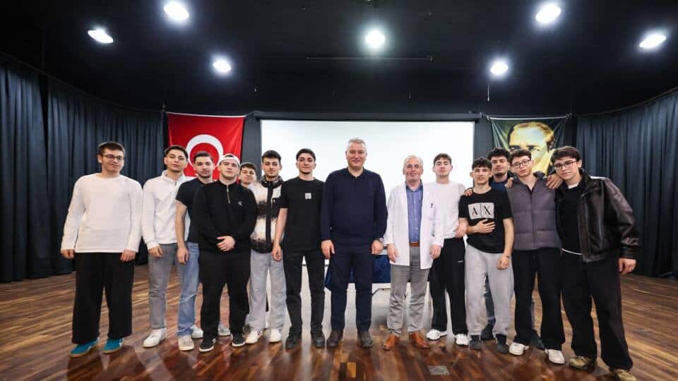 Başkan Osman Çelik, Serdivan’da Eğitimciler ve Öğrencilerle Fikir Paylaşımında Bulundu