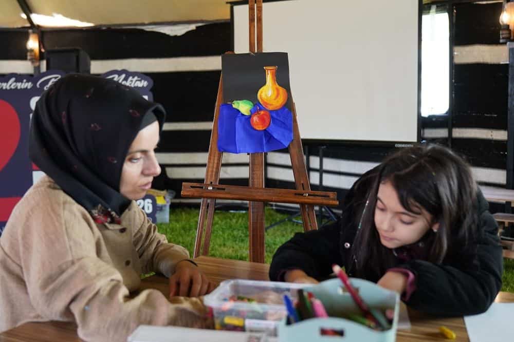 Serdivan 2. Kitap Fuarı’nda Çocuklar İçin Sanat Atölyeleri ve Kukla Gösterileri İlgi Görüyor