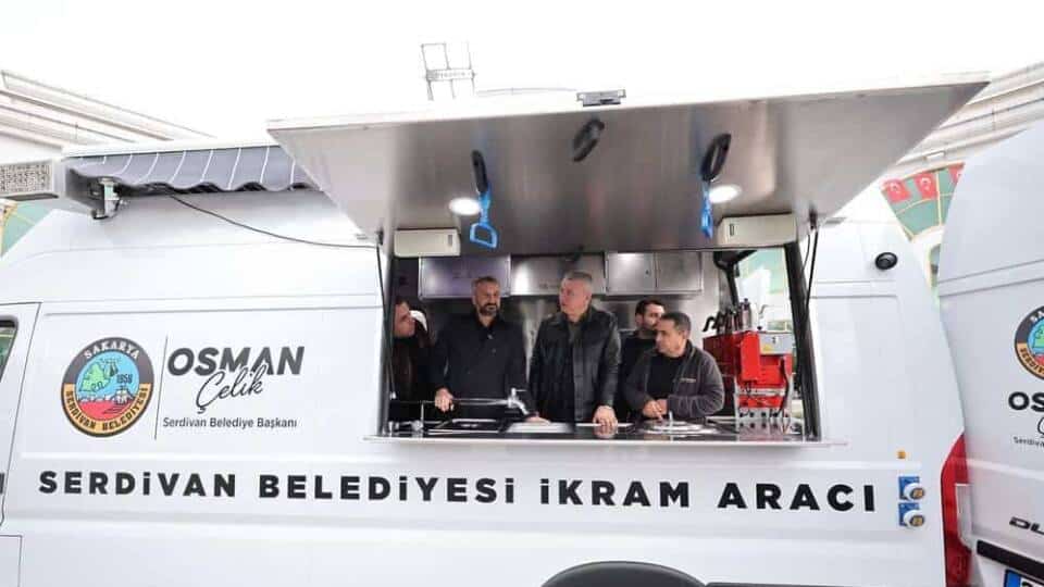 Serdivan Belediyesi, Yeni Temizlik ve İkram Araçlarıyla Hizmetlerini Geliştiriyor