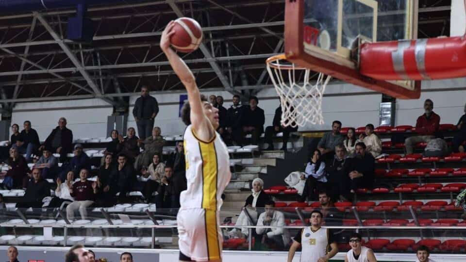 Serdivan Belediyesi Basketbol Takımı, Sivas’taki Türkiye Finalleri’nde İlçeyi Temsil Edecek