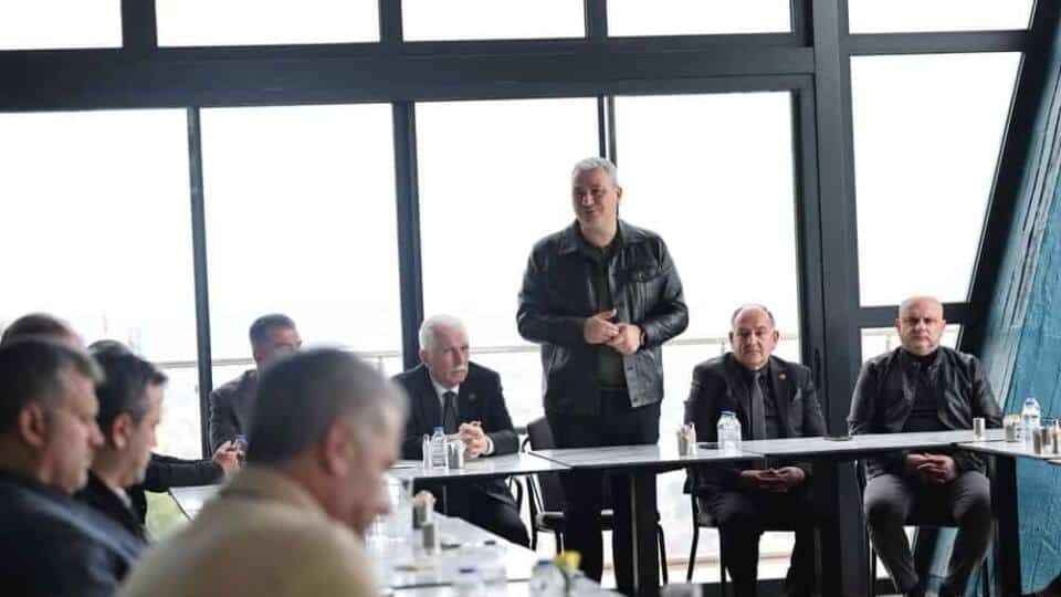 Serdivan’da 16 İlçenin Muhtarları Ortak İstişare Sofrasında Bir Araya Geldi