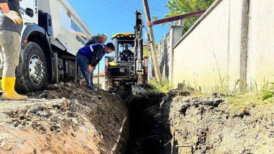 Serdivan Aralık Mahallesi’nde Türkoğlu Caddesi Yağmur Suyu Hattı Yenileme Çalışmaları Mahalle Sakinlerine Nefes Aldıracak