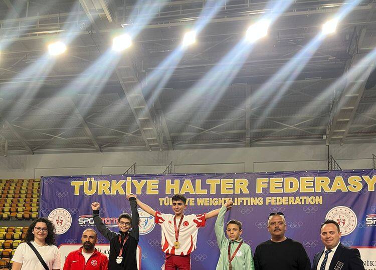 Serdivanlı Muhammed Asım Ay’dan Halterde Türkiye İkinciliği Başarısı