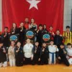 Serdivan Belediyesi Karate Takımı, 23 Nisan Şampiyonası’nda İlçeye 25 Madalya Getirdi