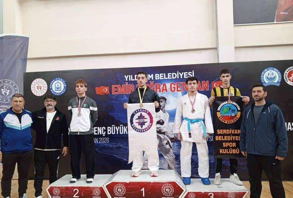 Serdivan Belediyesi Karate Takımı Bursa’daki Turnuvada 6 Madalya ile İlçeye Döndü