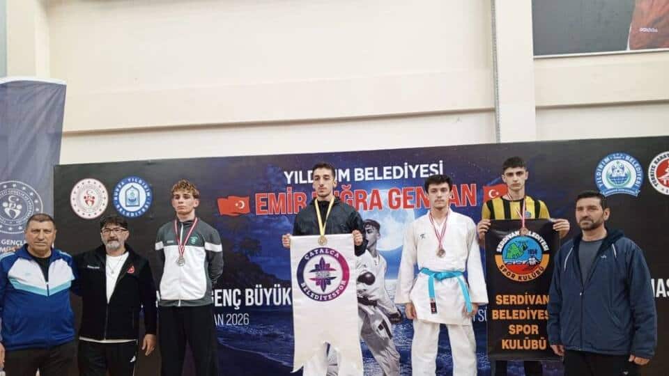 Serdivan Belediyesi Karate Takımı Bursa’daki Turnuvada 6 Madalya ile İlçeye Döndü
